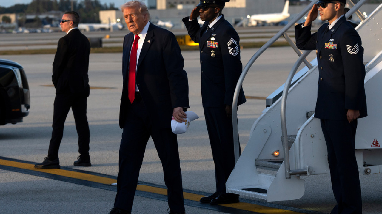 &Tau;&rho;&alpha;&mu;&pi;: &Delta;&epsilon;&nu; &epsilon;ί&mu;&alpha;&sigma;&tau;&epsilon; &kappa;&omicron;&nu;&tau;ά &sigma;&tau;&eta;&nu; &alpha;&pi;&omicron;&sigma;&tau;&omicron;&lambda;ή &chi;&epsilon;&rho;&sigma;&alpha;ί&omega;&nu; &delta;&upsilon;&nu;ά&mu;&epsilon;&omega;&nu; &sigma;&tau;&omicron; &Iota;&rho;ά&nu; - &Delta;&epsilon;&nu; &epsilon;ί&mu;&alpha;&iota; &epsilon;&upsilon;&chi;&alpha;&rho;&iota;&sigma;&tau;&eta;&mu;έ&nu;&omicron;&sigmaf; &mu;&epsilon; &tau;&omicron;&nu; &Mu;&omicron;&tau;&zeta;&tau;ά&mu;&pi;&alpha; &Chi;&alpha;&mu;&epsilon;&nu;&epsilon;ΐ