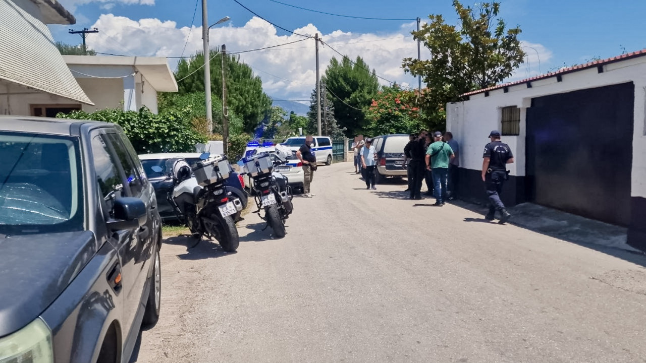 Πώς έγινε το φονικό μάνας και γιου στο Αίγιο: Οι αντιφάσεις 
