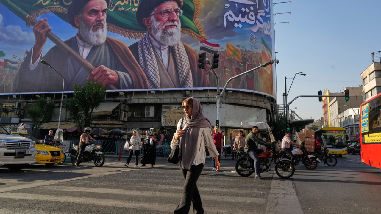Μέση Ανατολή: Σε τεντωμένο σχοινί η εκεχειρία μετά τα νέα πλήγματα - Αποκαλύψεις για σχέδιο ανατροπής στο Ιράν