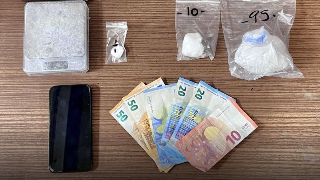 Συνελήφθη 25χρονος στην Αττική: Κατασχέθηκαν πάνω από 1,2 κι