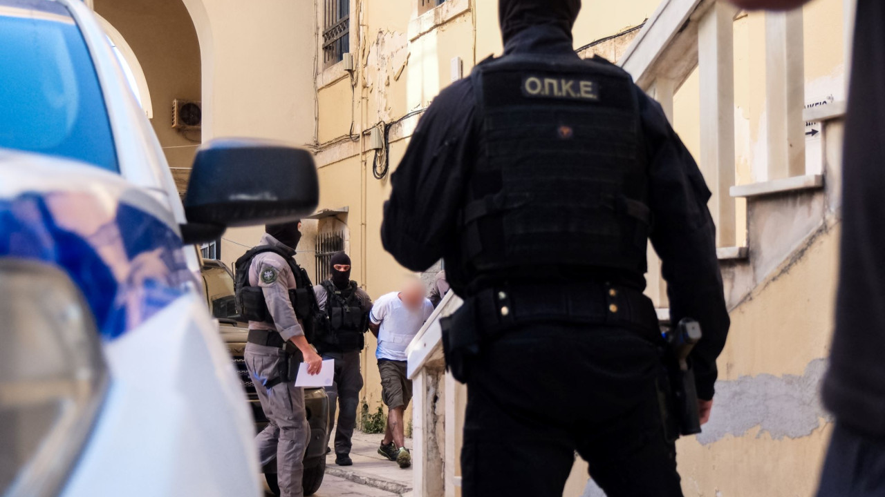 &Delta;&omicron;&lambda;&omicron;&phi;&omicron;&nu;ί&alpha; &Sigma;&tau;&alpha;&upsilon;&rho;&omicron;ύ&lambda;&alpha;&sigmaf;: &Alpha;ύ&rho;&iota;&omicron; &sigma;&tau;&iota;&sigmaf; 11 &tau;&omicron; &pi;&rho;&omega;ί &eta; &kappa;&eta;&delta;&epsilon;ί&alpha; &tau;&eta;&sigmaf; &sigma;&tau;&omicron; &Beta;&alpha;&rho;ύ&pi;&epsilon;&tau;&rho;&omicron; &Chi;&alpha;&nu;ί&omega;&nu;
