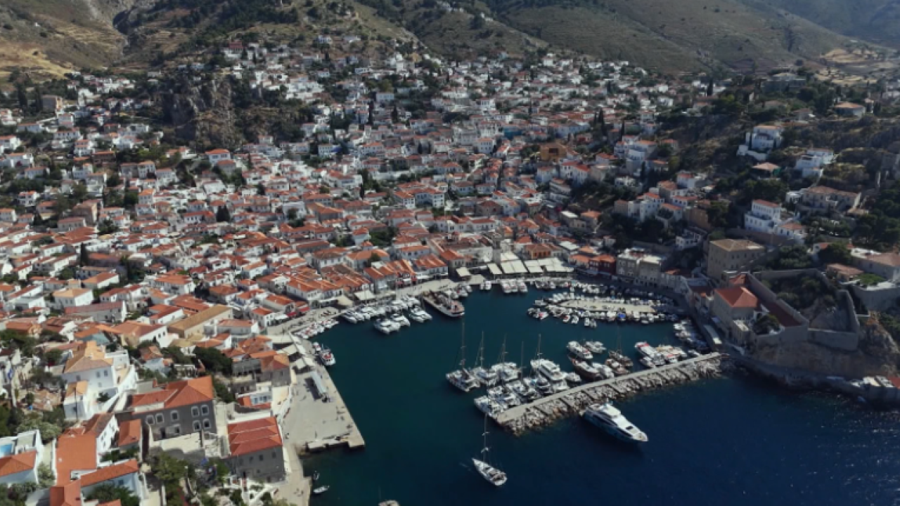 Πόσο κοστίζουν φέτος οι διακοπές σε Ύδρα και Σπέτσες;
