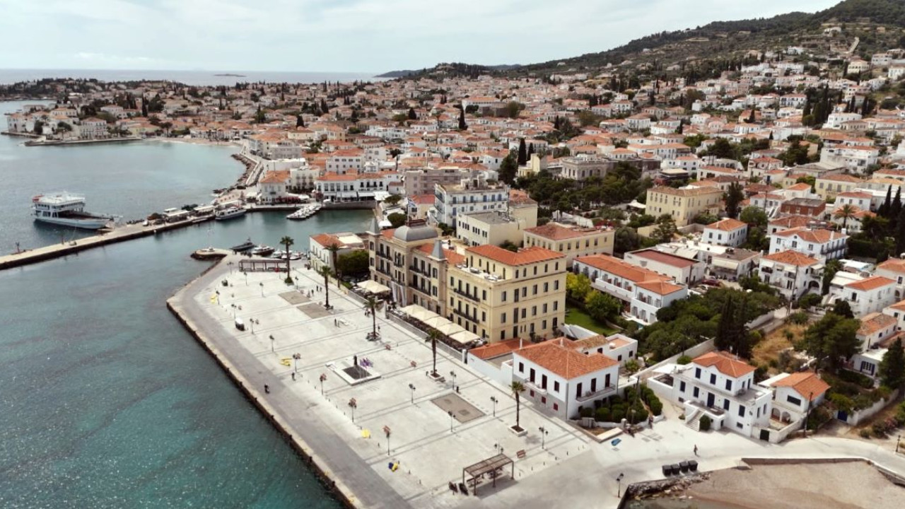 «Όπου Υπάρχει Ελλάδα»: Παραμένουμε σε Ύδρα και Σπέτσες - Δεί