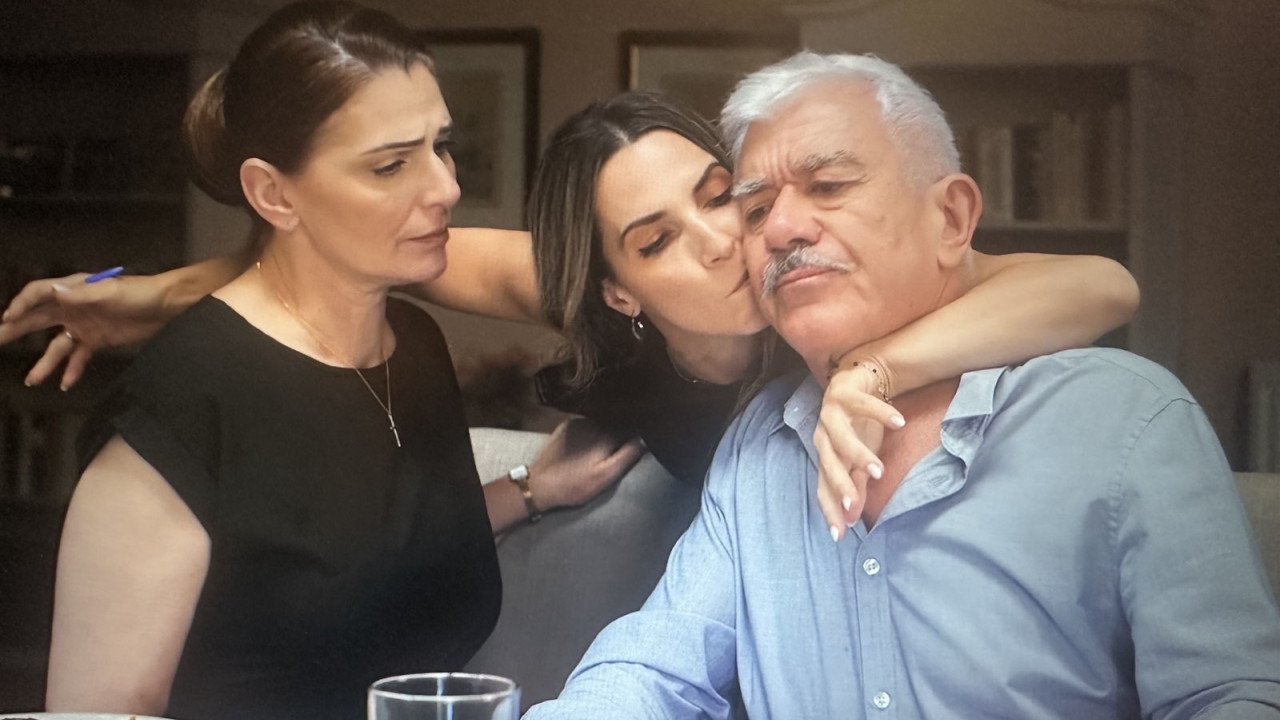 «Τρέχω και δε φτάνω»: Μια μοναδική παράσταση για το ρόλο του χρόνου στη ζωή μας