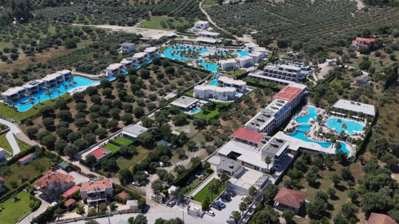 &Tau;&omicron; &nu;&epsilon;&rho;ό &delta;&epsilon; &phi;&tau;ά&nu;&epsilon;&iota; &gamma;&iota;&alpha; ό&lambda;&omicron;&upsilon;&sigmaf; &sigma;&tau;&omicron; &Pi;&epsilon;&upsilon;&kappa;&omicron;&chi;ώ&rho;&iota;