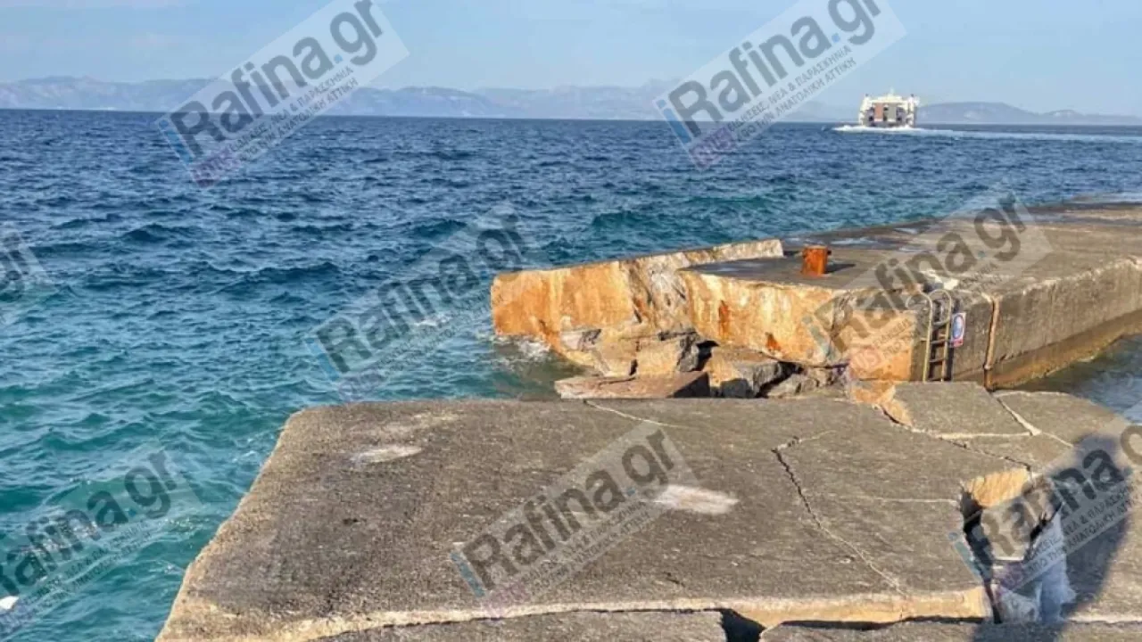 Πλοίο προσέκρουσε σε σπασμένο λιμενοβραχίονα στη Ραφήνα - Δε