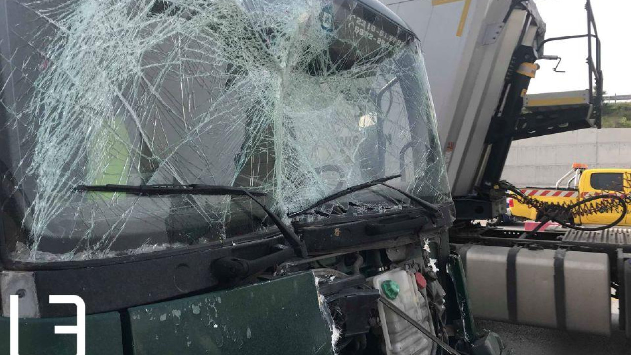 Θεσσαλονίκη: Βαριά τραυματισμένη γυναίκα σε τροχαίο με νταλί