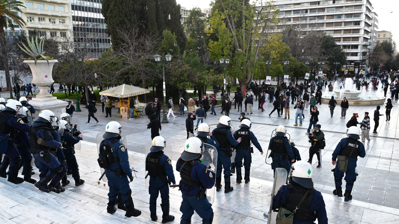 Ταυτοποιήθηκε η δράση 2 ομάδων που είχαν μολότοφ και εκρηκτικά στη συγκέντρωση για τα Τέμπη
