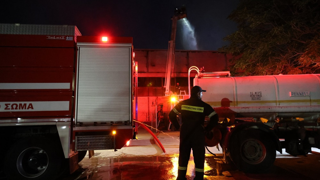 &Upsilon;&pi;ό έ&lambda;&epsilon;&gamma;&chi;&omicron; &eta; &phi;&omega;&tau;&iota;ά &sigma;&tau;&omicron; &pi;&alpha;&lambda;&iota;ό &kappa;&tau;ί&rho;&iota;&omicron; &tau;&omicron;&upsilon; &Theta;&epsilon;ά&tau;&rho;&omicron;&upsilon; &Mu;&pi;ά&nu;&tau;&mu;&iota;&nu;&tau;&omicron;&nu; &sigma;&tau;&omicron; &Pi;ά&rho;&kappa;&omicron; &Gamma;&omicron;&upsilon;&delta;ή &ndash; Έ&rho;&epsilon;&upsilon;&nu;&alpha; &gamma;&iota;&alpha; &tau;&alpha; &alpha;ί&tau;&iota;&alpha;