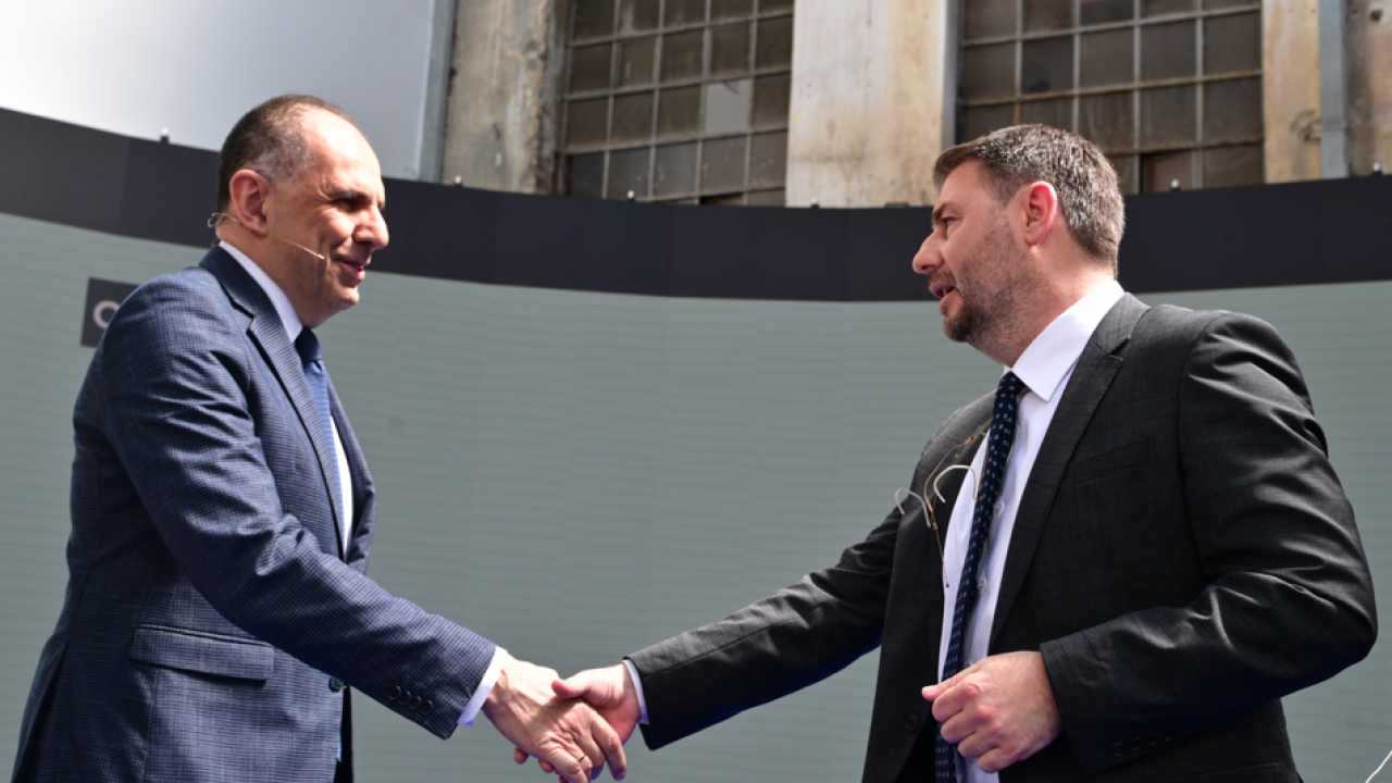 &Sigma;&upsilon;&nu;ά&nu;&tau;&eta;&sigma;&eta; &tau;&omicron;&upsilon; &Gamma;&iota;ώ&rho;&gamma;&omicron;&upsilon; &Gamma;&epsilon;&rho;&alpha;&pi;&epsilon;&tau;&rho;ί&tau;&eta; &mu;&epsilon; &tau;&omicron;&nu; &Nu;ί&kappa;&omicron; &Alpha;&nu;&delta;&rho;&omicron;&upsilon;&lambda;ά&kappa;&eta;