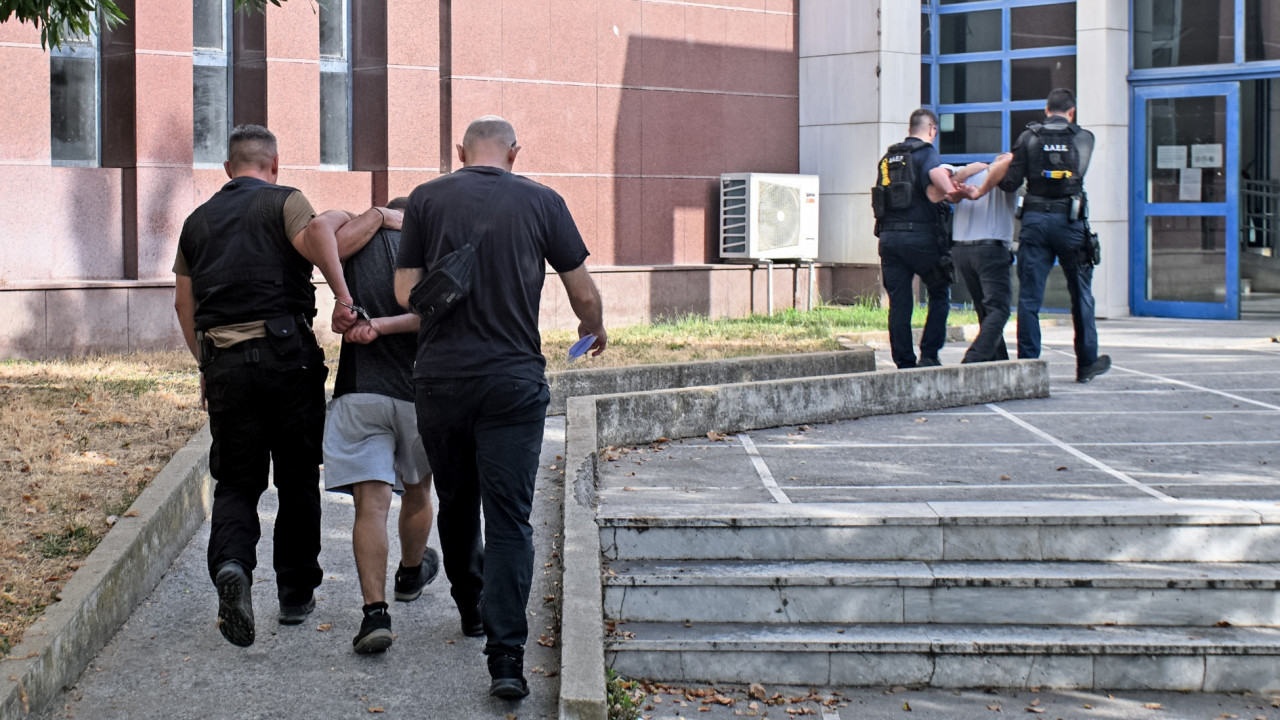 Μεσσηνία: Στην ανακρίτρια οι τρεις κατηγορούμενοι για τους εμπρησμούς – Αρνούνται κάθε εμπλοκή Μεσσηνία: Στην ανακρίτρια οι τρεις κατηγορούμενοι για τους εμπρησμούς – Αρνούνται κάθε εμπλοκή