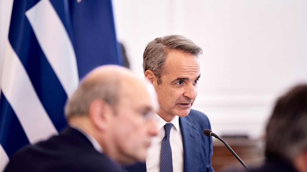 ΣΥΣΚΕΨΗ ΥΠΟ ΤΟΝ ΚΥΡΙΑΚΟ ΜΗΤΣΟΤΑΚΗ ΑΥΡΙΟ ΓΙΑ ΤΗ ΔΩΡΕΑ ΤΡΑΠΕΖΩΝ ΣΕ ΕΚΠΑ, ΑΠΘ ΚΑΙ ΕΜΠ