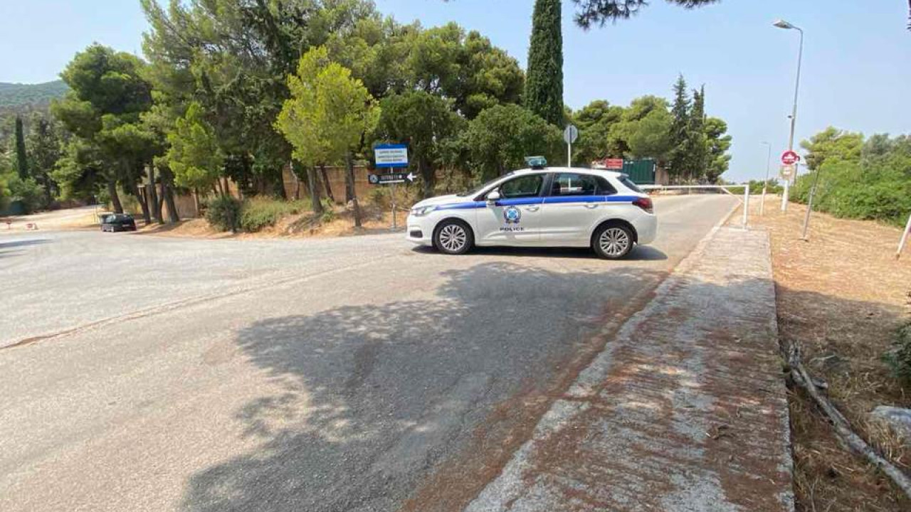 ΜΕΤΡΑ-ΕΞΠΡΕΣ ΑΠΟ ΤΗΝ ΕΛ.ΑΣ ΛΟΓΩ ΚΙΝΔΥΝΟΥ ΦΩΤΙΑΣ: ΚΛΕΙΝΟΥΝ ΔΡΟΜΟΙ ΚΑΙ ΕΠΙΣΤΡΑΤΕΥΟΝΤΑΙ ΠΕΡΙΠΟΛΙΕΣ ΣΕ ΥΜΗΤΤΟ, ΠΕΝΤΕΛΗ ΚΑΙ ΠΑΡΝΗΘΑ