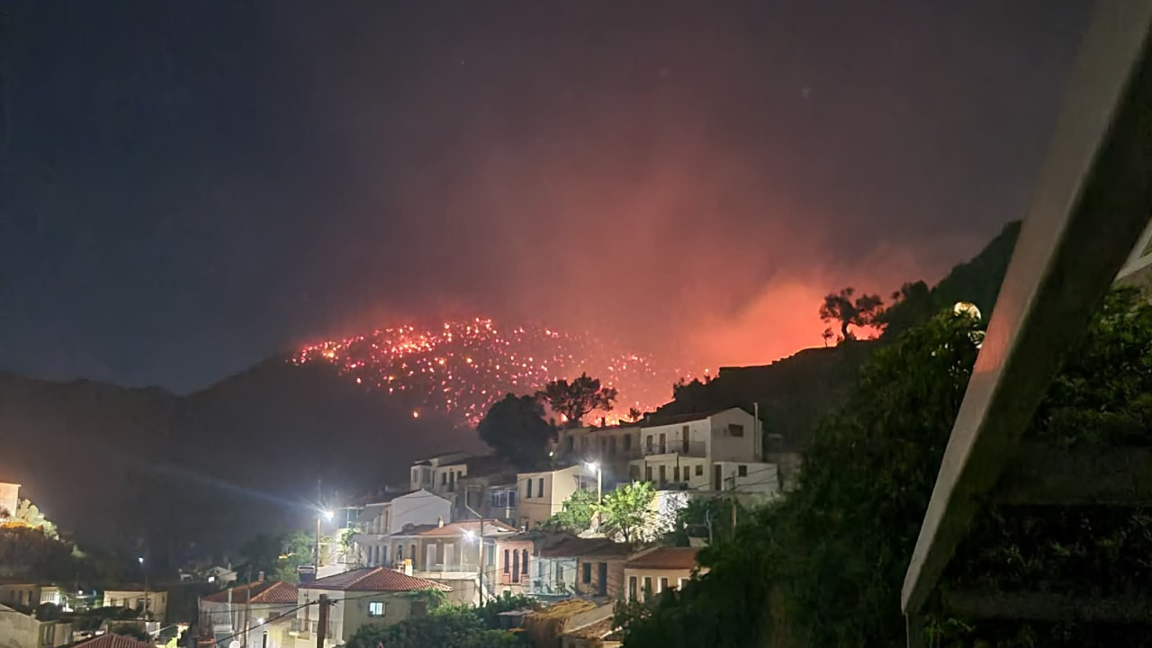 Φωτιά στο Πλωμάρι της Λέσβου – Ήχησε το 112 Φωτιά στο Πλωμάρι της Λέσβου – Ήχησε το 112