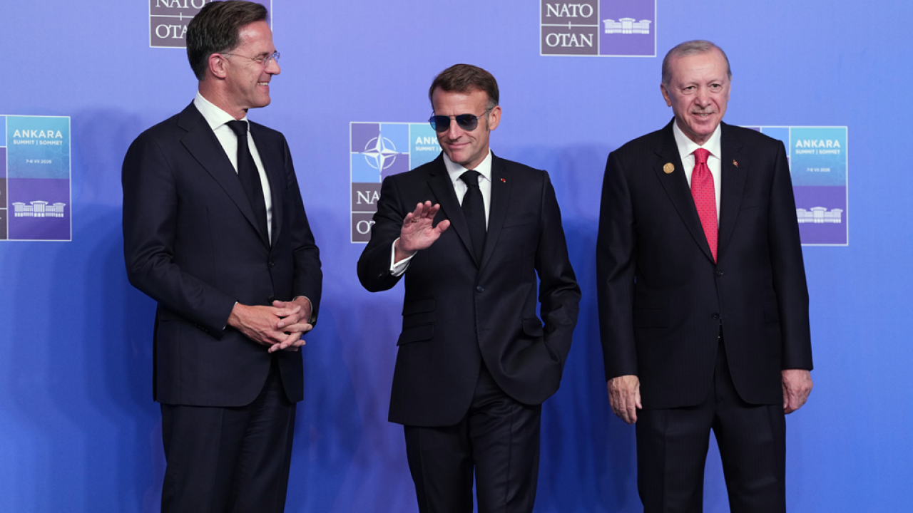 &Mu;&alpha;&kappa;&rho;ό&nu;: &Sigma;&epsilon; &epsilon;&xi;έ&lambda;&iota;&xi;&eta; &omicron;&iota; &delta;&iota;&alpha;&beta;&omicron;&upsilon;&lambda;&epsilon;ύ&sigma;&epsilon;&iota;&sigmaf; &mu;&epsilon; &Tau;&omicron;&upsilon;&rho;&kappa;ί&alpha; &kappa;&alpha;&iota; &Iota;&tau;&alpha;&lambda;ί&alpha; &gamma;&iota;&alpha; &tau;&omicron; &sigma;ύ&sigma;&tau;&eta;&mu;&alpha; &alpha;&epsilon;&rho;ά&mu;&upsilon;&nu;&alpha;&sigmaf; SAMP/T