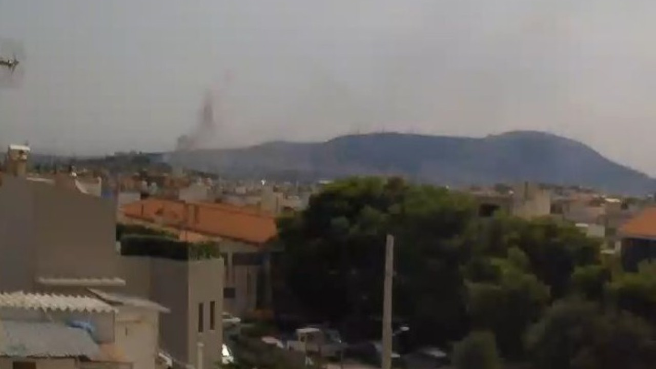 Οριοθετήθηκε η φωτιά στην περιοχή 40 Μάρτυρες Αχαρνών