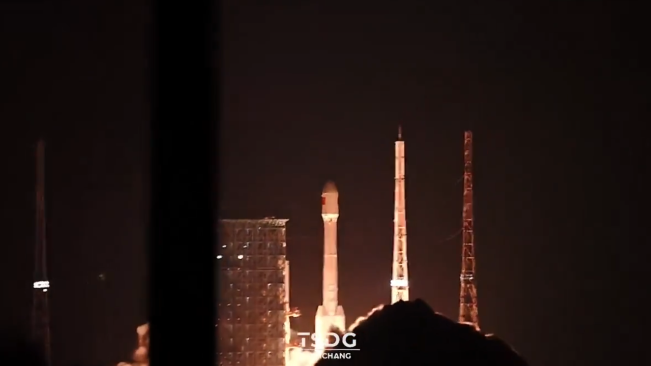 &Kappa;ί&nu;&alpha;: &Alpha;&pi;έ&tau;&upsilon;&chi;&epsilon; &eta; &epsilon;&kappa;&tau;ό&xi;&epsilon;&upsilon;&sigma;&eta; &tau;&omicron;&upsilon; &delta;&omicron;&rho;&upsilon;&phi;ό&rho;&omicron;&upsilon; ChinaSat-4B - &Delta;&epsilon;ί&tau;&epsilon; &beta;ί&nu;&tau;&epsilon;&omicron;