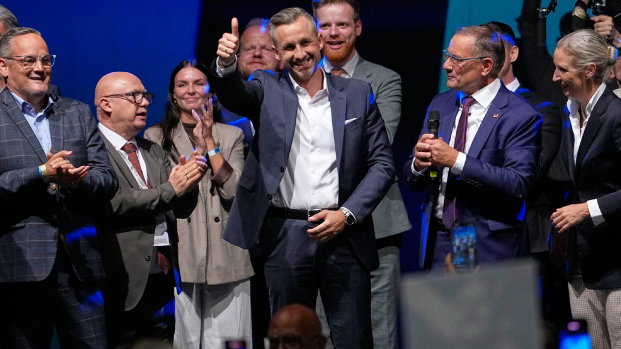 ΚΡΟΥΠΑΛΑ: «ΞΕΚΑΘΑΡΗ ΕΝΤΟΛΗ ΝΑ ΚΥΒΕΡΝΗΣΕΙ» Η AFD - ΕΛΠΙΖΩ ΝΑ ΠΑΡΑΙΤΗΘΕΙ Ο ΜΕΡΤΣ
