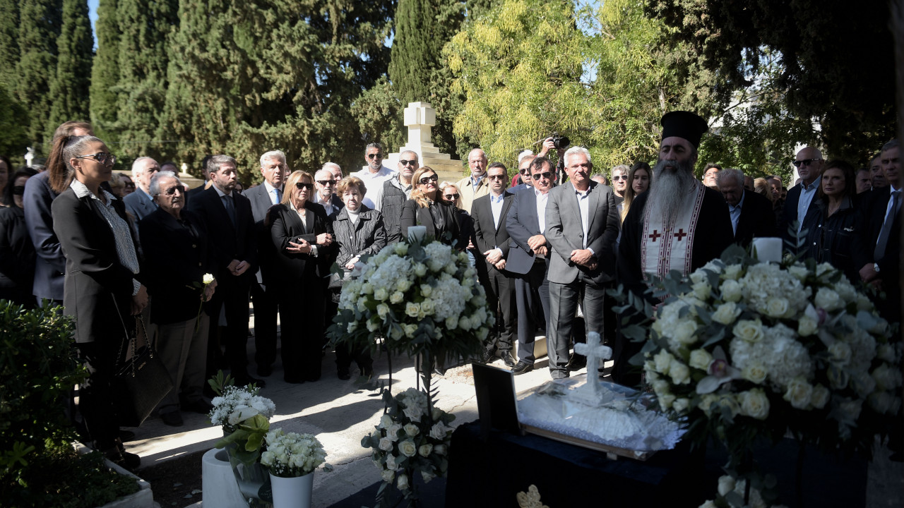 Μνημόσυνο για τα τρία χρόνια από τον θάνατο της Φώφης Γεννηματά - Δείτε φωτογραφίες 