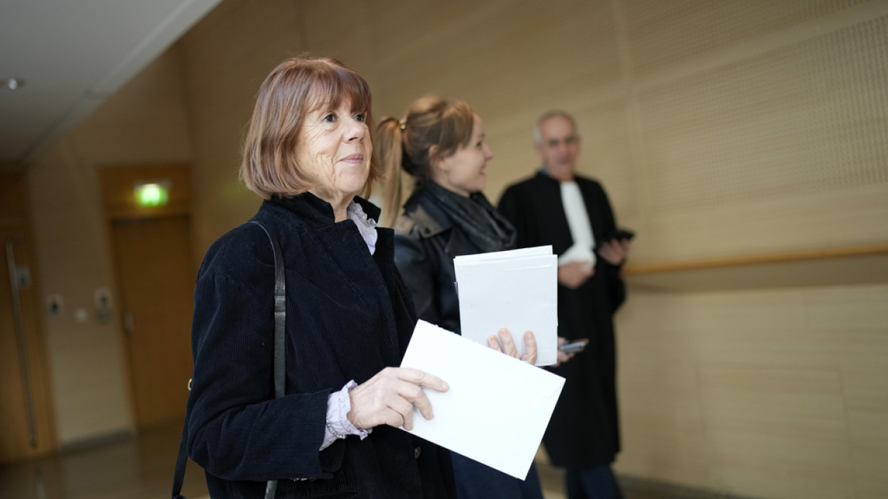 Βρετανίδα ζητά να απονεμηθεί το Νόμπελ Ειρήνης στη Ζιζέλ Πελικό Βρετανίδα ζητά να απονεμηθεί το Νόμπελ Ειρήνης στη Ζιζέλ Πελικό