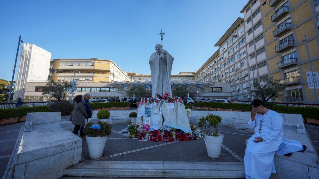 Πάπας Φραγκίσκος: Η σορός του πιθανόν θα μεταφερθεί στη Βασιλική του Αγίου Πέτρου την Τετάρτη Πάπας Φραγκίσκος: Η σορός του πιθανόν θα μεταφερθεί στη Βασιλική του Αγίου Πέτρου την Τετάρτη