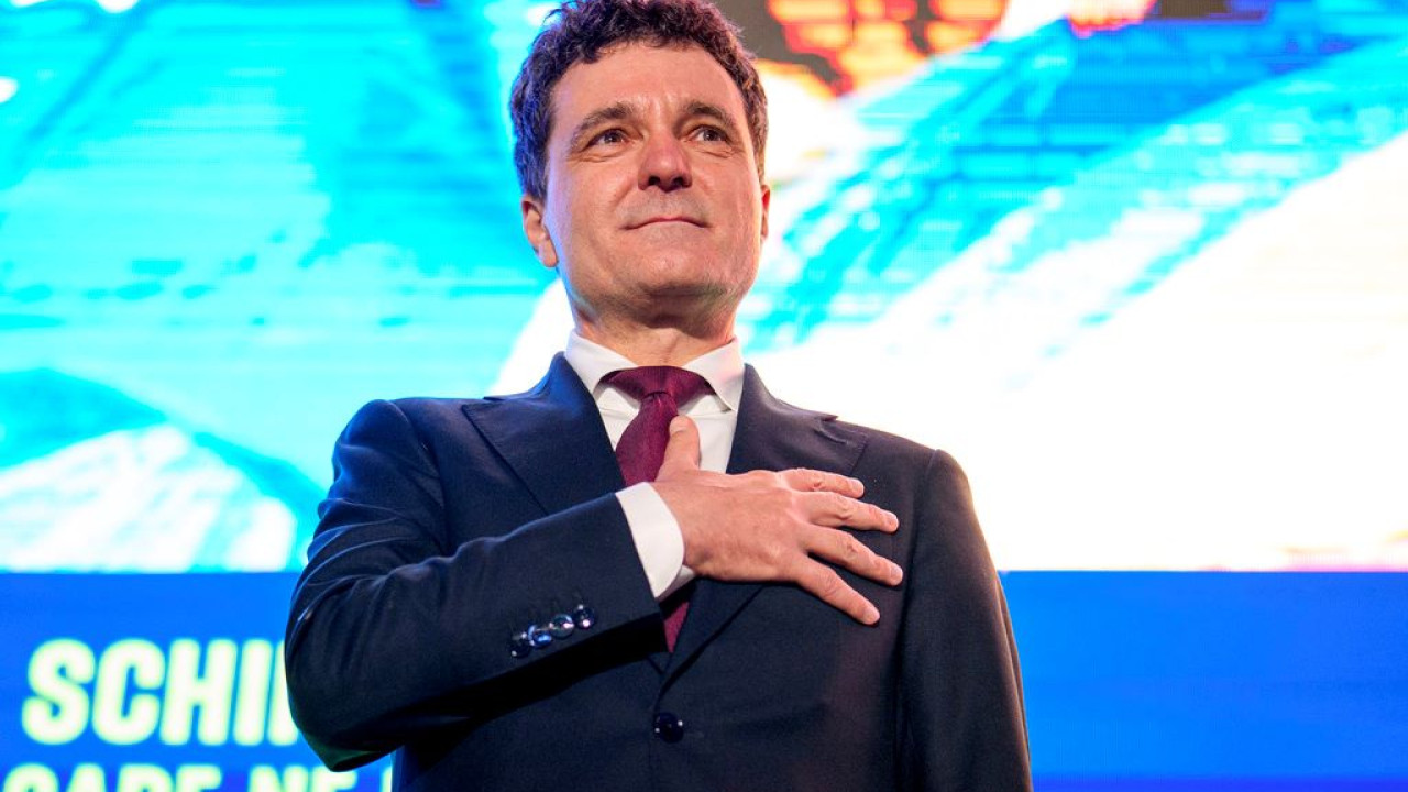 Νικουσόρ Νταν: Μερτς και Μακρόν «φλερτάρουν» τον νέο πρόεδρο της Ρουμανίας