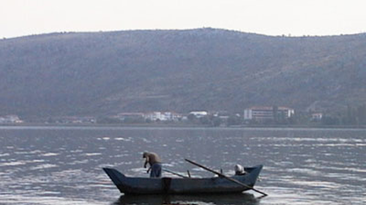 Χωρίς τις αισθήσεις του εντοπίστηκε ο 50χρονος ψαράς που αγνοείτο στη θαλάσσια περιοχή του Λαυρίου Χωρίς τις αισθήσεις του εντοπίστηκε ο 50χρονος ψαράς που αγνοείτο στη θαλάσσια περιοχή του Λαυρίου