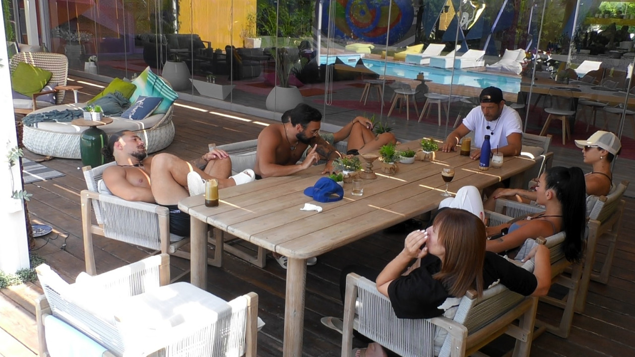 Big Brother: Εκρηκτική ατμόσφαιρα με αδιάκοπες ειρωνείες και συνεχείς καυγάδες Big Brother: Εκρηκτική ατμόσφαιρα με αδιάκοπες ειρωνείες και συνεχείς καυγάδες
