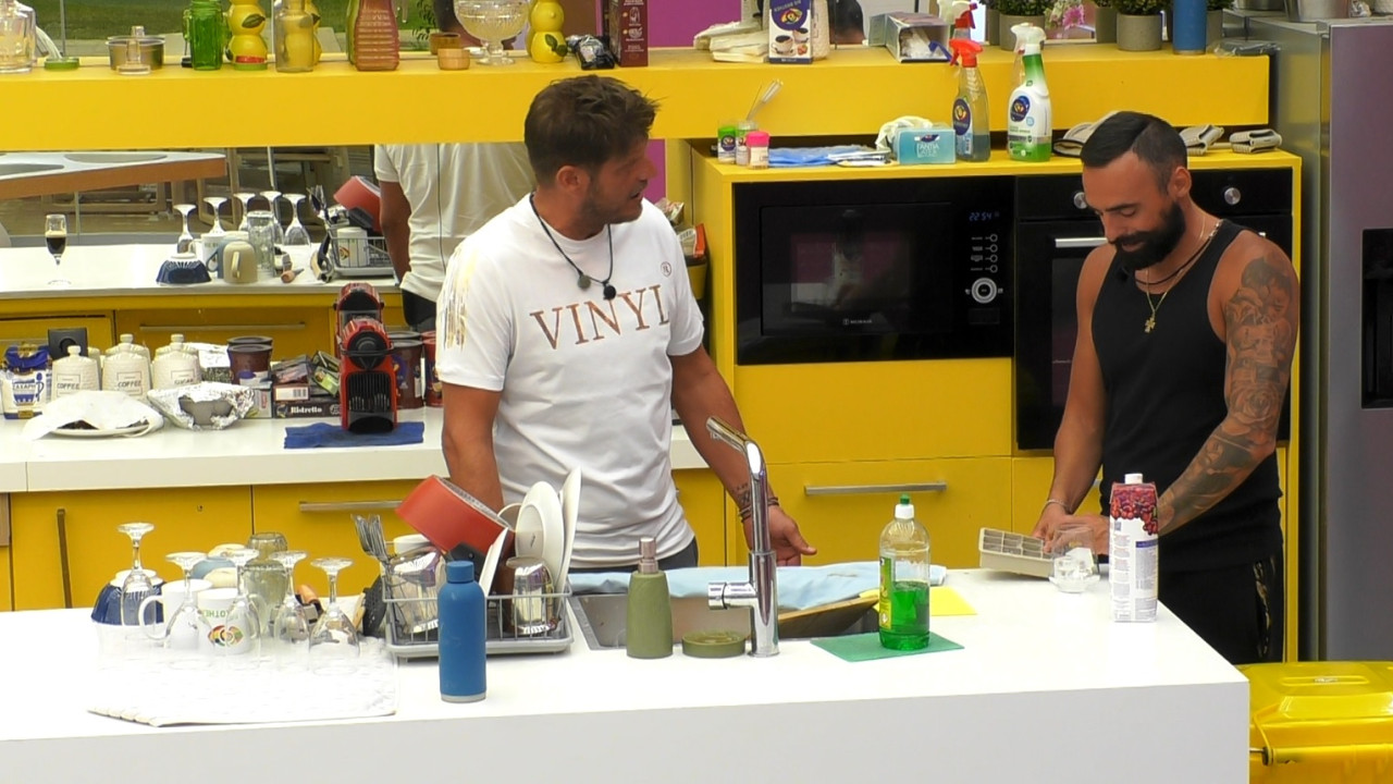 Big Brother: Το σπίτι σε αναβρασμό – Πώς θα συνεργαστούν οι συγκάτοικοι στη νέα δοκιμασία ως …νεροκουβαλητές; (Βίντεο)