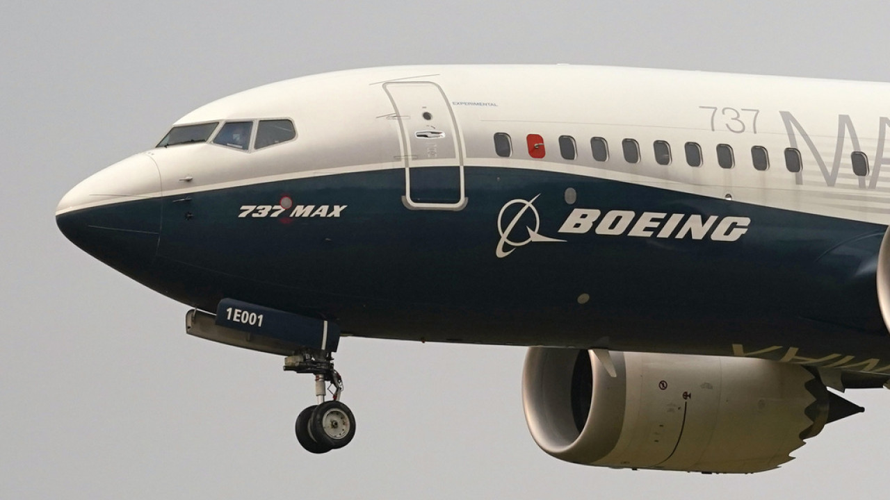 Προσωρινή συμφωνία της Boeing με την αμερικανική Δικαιοσύνη για την αποφυγή δίωξης στην υπόθεση των συντριβών των 737 MAX Προσωρινή συμφωνία της Boeing με την αμερικανική Δικαιοσύνη για την αποφυγή δίωξης στην υπόθεση των συντριβών των 737 MAX