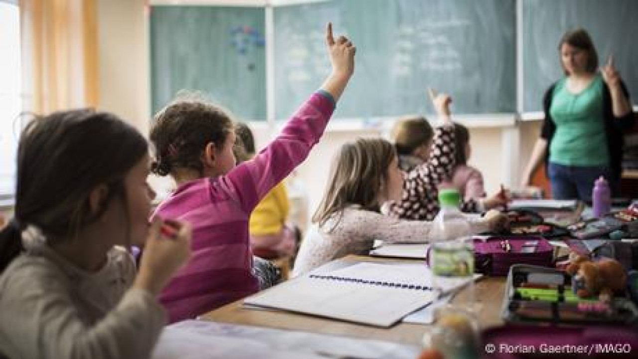 «Προετοιμασίες πολέμου» σε γερμανικά σχολεία «Προετοιμασίες πολέμου» σε γερμανικά σχολεία