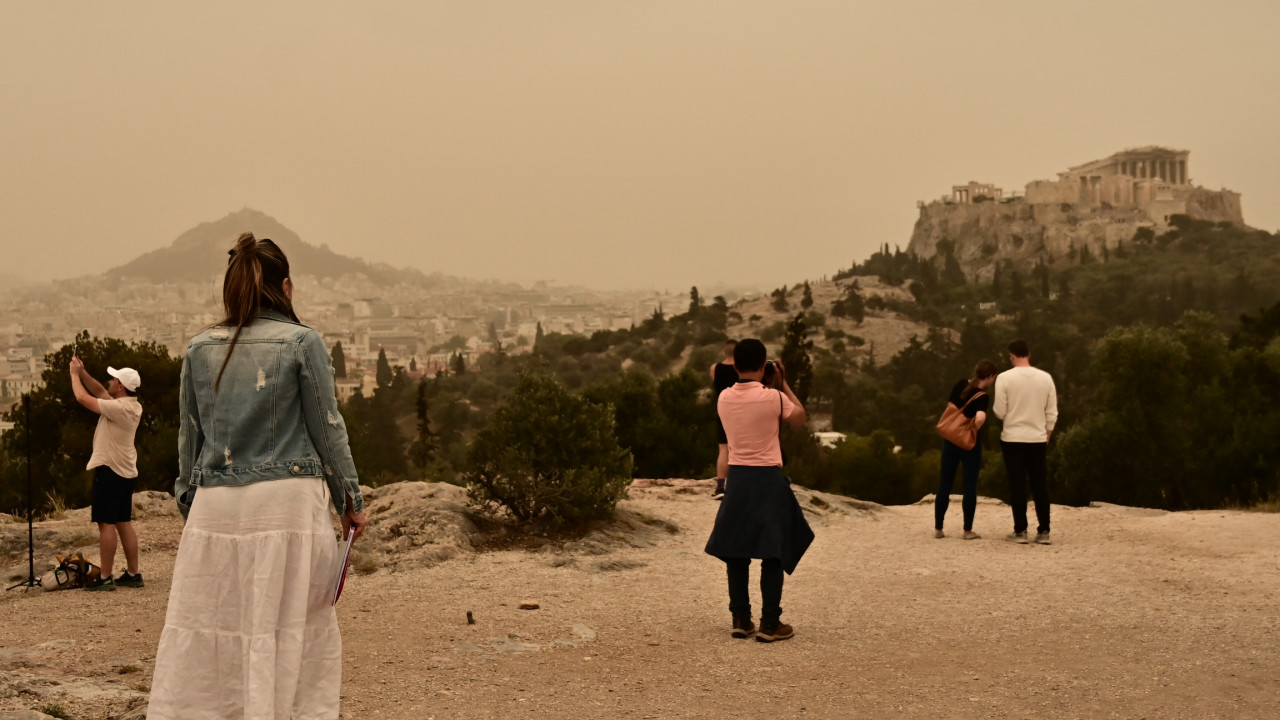 Aφρικανική σκόνη: Νέο επεισόδιο «εισβολής» στην ελληνική επικράτεια Aφρικανική σκόνη: Νέο επεισόδιο «εισβολής» στην ελληνική επικράτεια