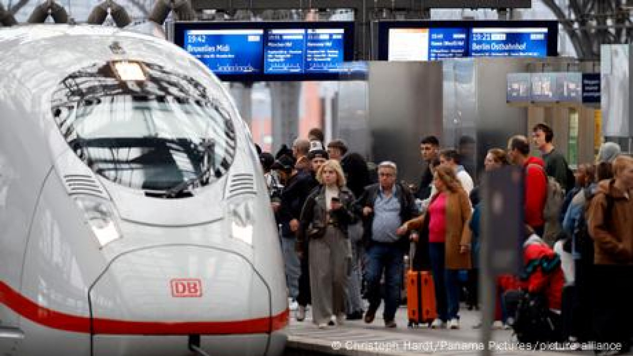 Γερμανία: Καθυστερεί ένα στα τρία τρένα