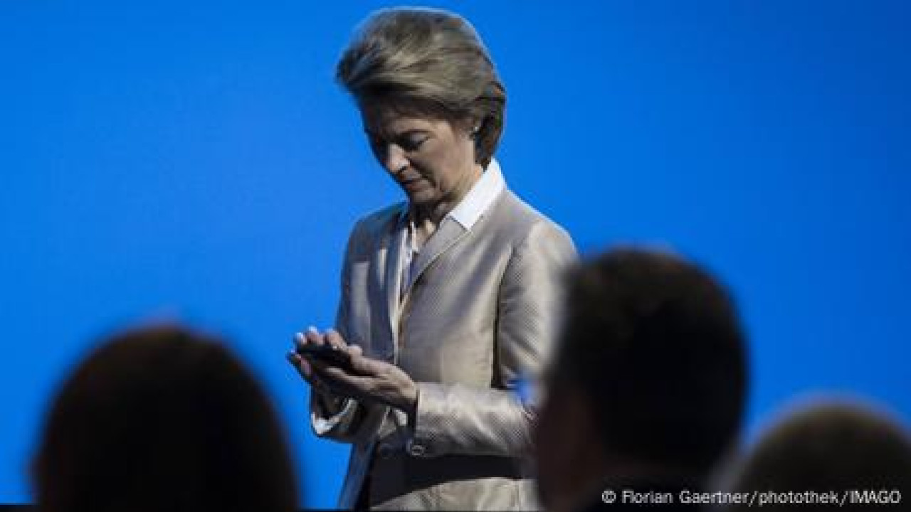 Pfizergate: Τα χαμένα SMS της φον ντερ Λάιεν Pfizergate: Τα χαμένα SMS της φον ντερ Λάιεν