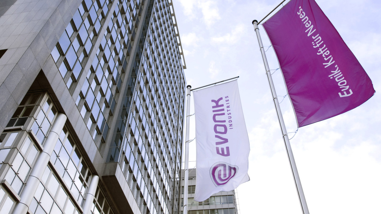 Περικοπές 7.000 θέσεων εργασίας στην Evonik στο πλαίσιο αναδιάρθρωσης της χημικής βιομηχανίας