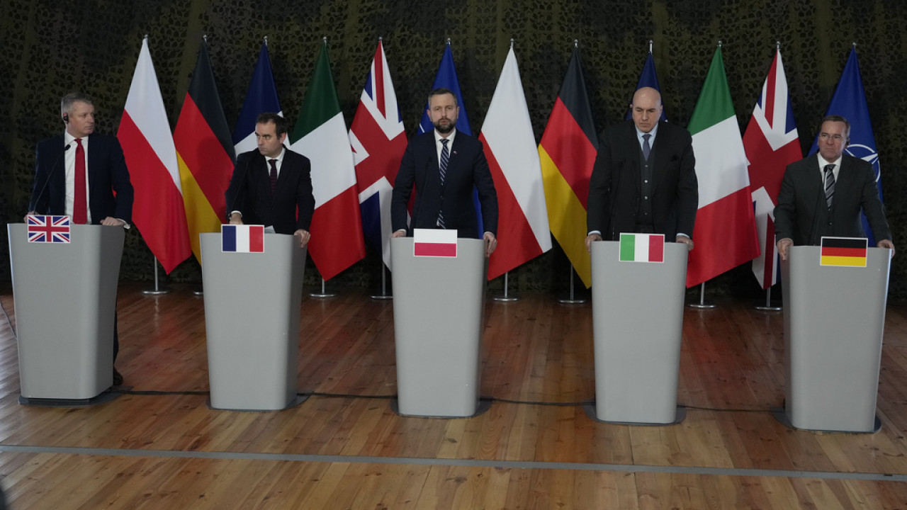 Νέα συνεδρίαση στο Παρίσι για την Ουκρανία – Συμμετέχουν 5 χώρες Νέα συνεδρίαση στο Παρίσι για την Ουκρανία – Συμμετέχουν 5 χώρες
