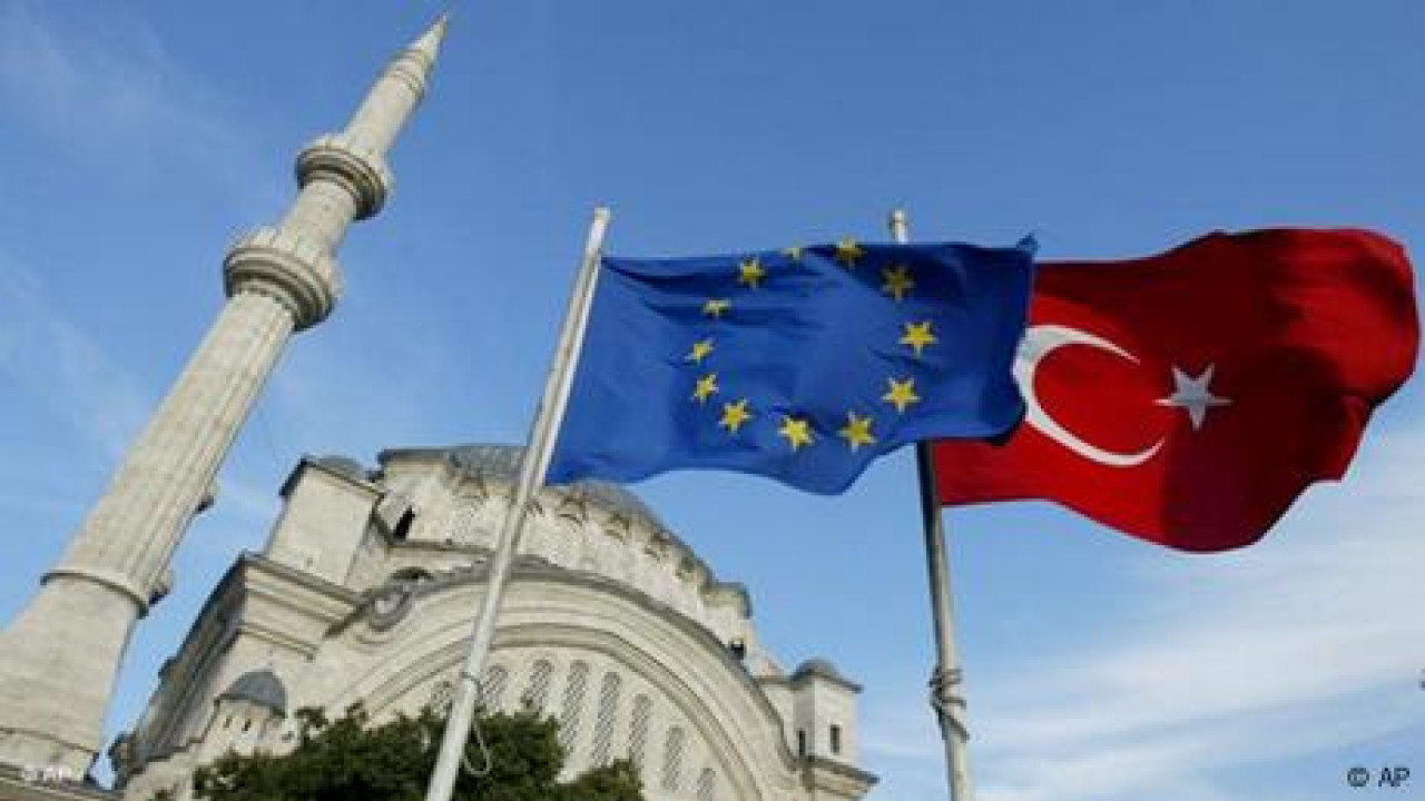 Χαλαρώνει η χορήγηση βίζας Σένγκεν σε Τούρκους Χαλαρώνει η χορήγηση βίζας Σένγκεν σε Τούρκους