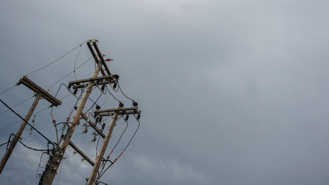 Black out στον Ωρωπό - Συνεργεία του ΔΕΔΔΗΕ ενεργούν για την αποκατάσταση της βλάβης