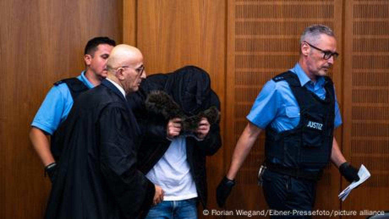 Γερμανία: Ισόβια σε Σύρο γιατρό για βασανιστήρια στη Συρία