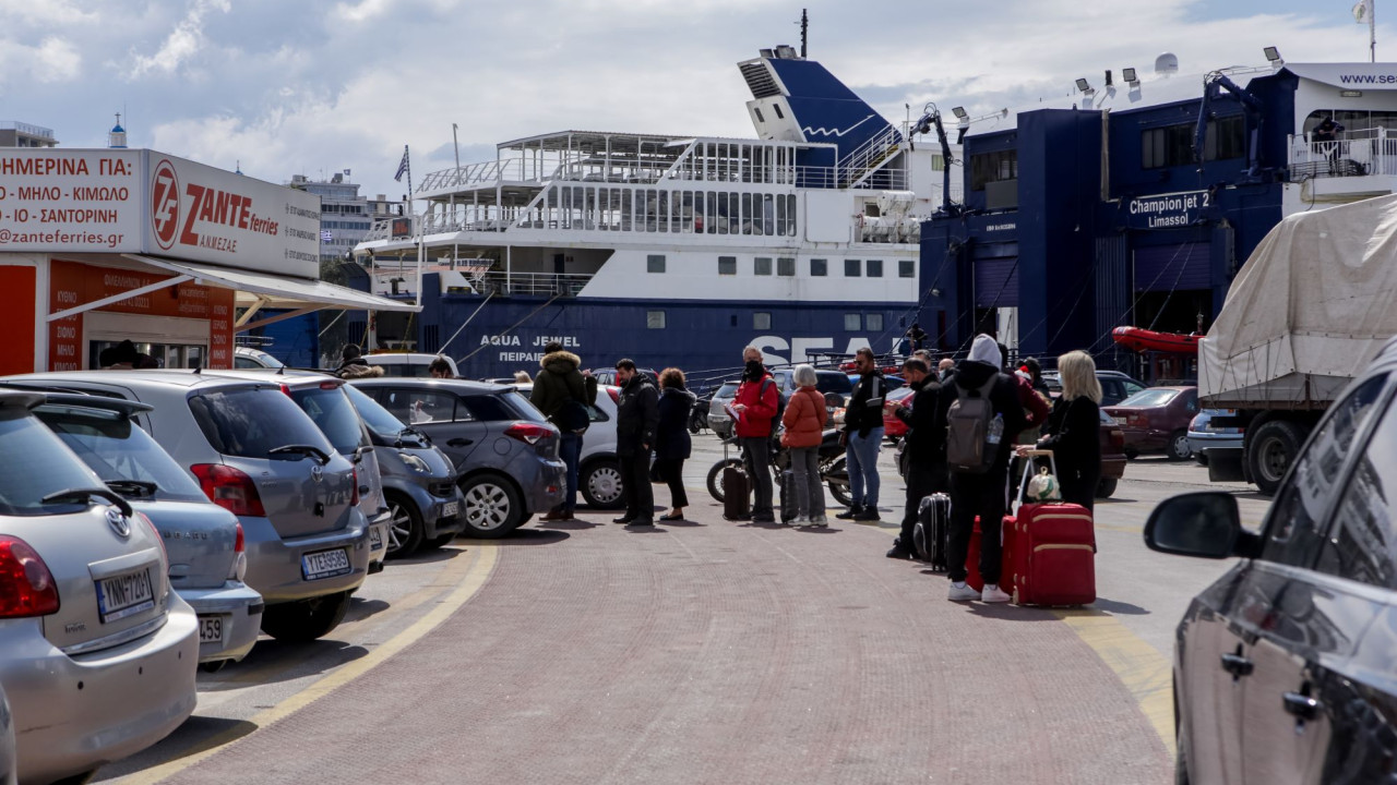 Γκίκας: Τα εισιτήρια των συμβατικών πλοίων δεν θα αυξηθούν το καλοκαίρι