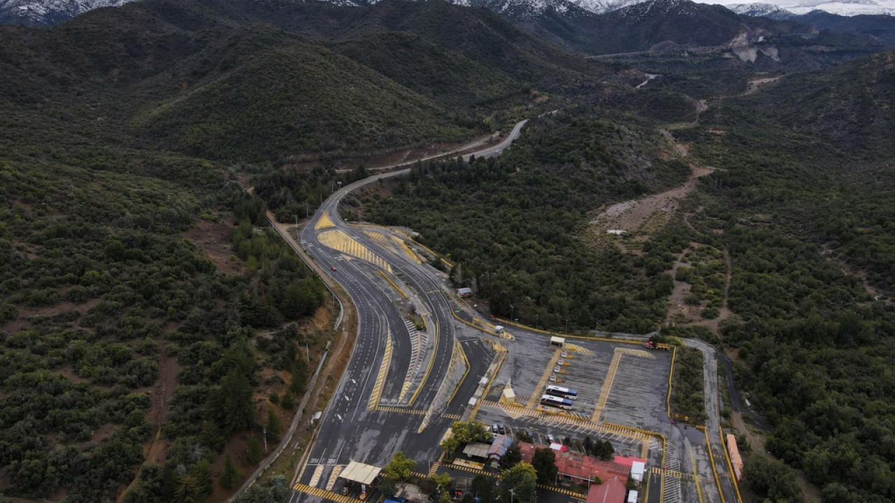 Χιλή: Τέσσερις οι νεκροί από την κατάρρευση στοάς του μεταλλείου El Teniente Χιλή: Τέσσερις οι νεκροί από την κατάρρευση στοάς του μεταλλείου El Teniente