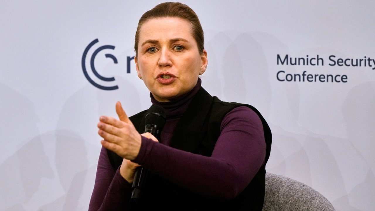 &Phi;&rho;έ&nu;&tau;&epsilon;&rho;&iota;&xi;&epsilon;&nu;: &Omicron; &pi;&rho;ό&epsilon;&delta;&rho;&omicron;&sigmaf; &tau;&omega;&nu; &Eta;&Pi;&Alpha; &Tau;&rho;&alpha;&mu;&pi; &laquo;&pi;&omicron;&theta;&epsilon;ί&raquo; &alpha;&kappa;ό&mu;&eta; &tau;&eta; &Gamma;&rho;&omicron;&iota;&lambda;&alpha;&nu;&delta;ί&alpha;