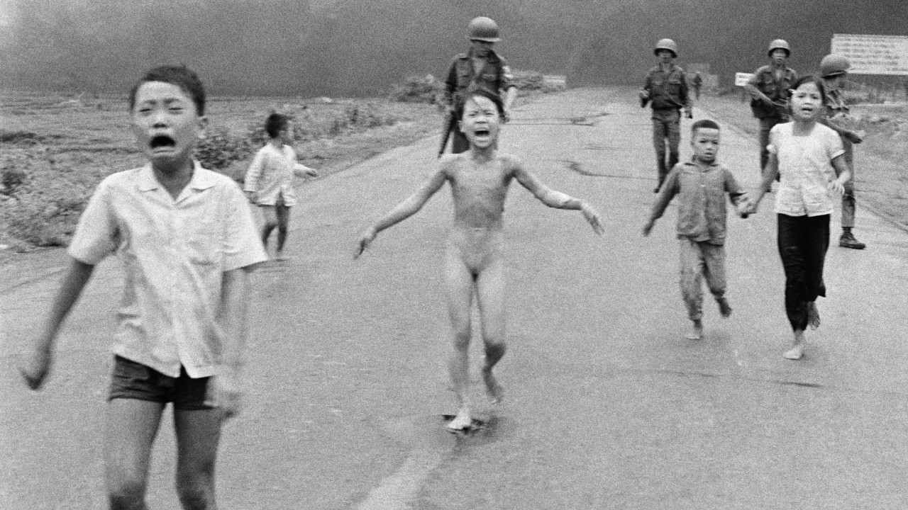 Το ίδρυμα World Press Photo αμφισβητεί την πατρότητα της εμβληματικής φωτογραφίας «Το κορίτσι της ναπάλμ»