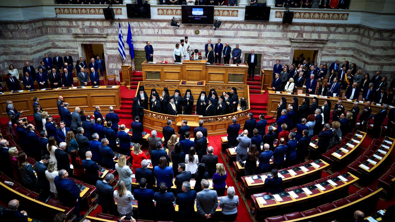 Οκρωμοσία ΠτΔ: Παρουσίες και απουσίες στην τελετή