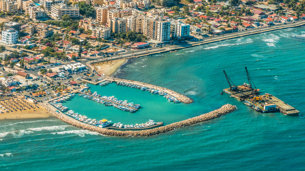 Ανάθεση μελέτης σε Ελληνική Αρχή Ανάπτυξης Λιμένων για λιμάνι και μαρίνα Λάρνακας, ανακοίνωσε ο Κύπριος υπουργός Μεταφορών