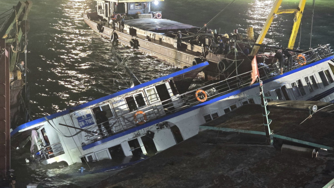 Βιετνάμ: Σε 38 οι νεκροί από τη βύθιση τουριστικού σκάφους