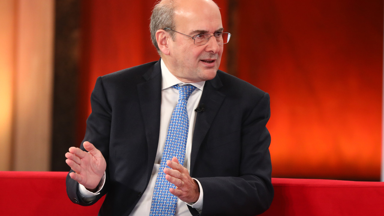 Κ. Χατζηδάκης: «Η κυβέρνηση σύντομα θα προχωρήσει σε ζυγισμένες πρωτοβουλίες για το τραπεζικό σύστημα» Κ. Χατζηδάκης: «Η κυβέρνηση σύντομα θα προχωρήσει σε ζυγισμένες πρωτοβουλίες για το τραπεζικό σύστημα»