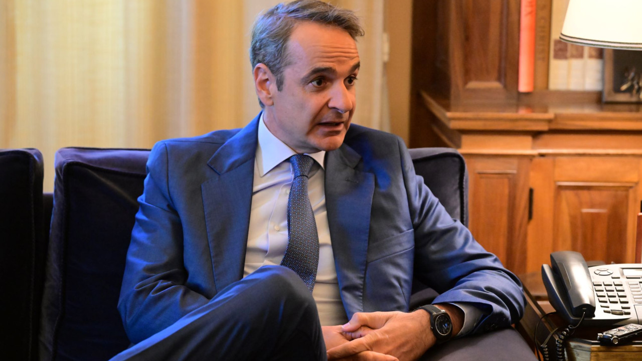 Συνάντηση Μητσοτάκη με Διευθύνοντες Συμβούλους UniCredit και Alpha Bank