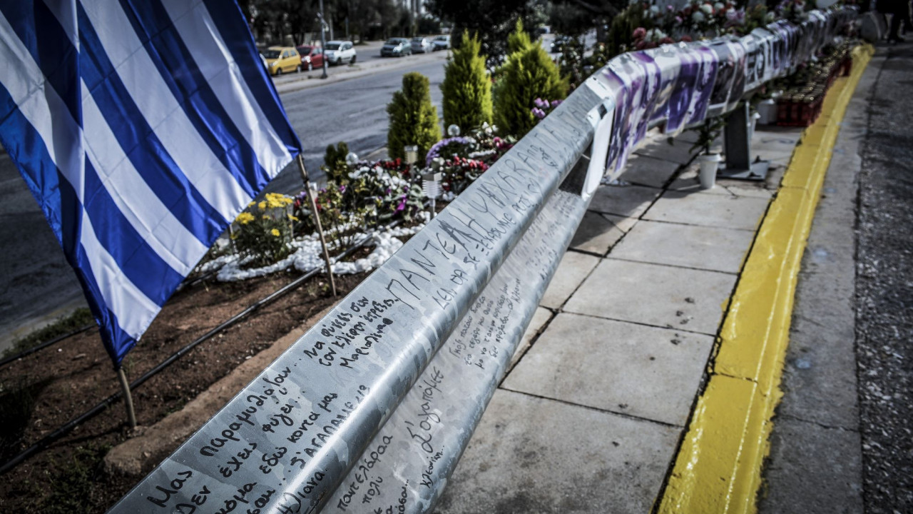 «Μπαλάκι» ευθυνών για επικίνδυνη γέφυρα με σκουριασμένα σίδερα στη Βουλιαγμένης όπου είχε σκοτωθεί ο Παντελίδης – Είναι «γκρίζα ζώνη» «Μπαλάκι» ευθυνών για επικίνδυνη γέφυρα με σκουριασμένα σίδερα στη Βουλιαγμένης όπου είχε σκοτωθεί ο Παντελίδης – Είναι «γκρίζα ζώνη»