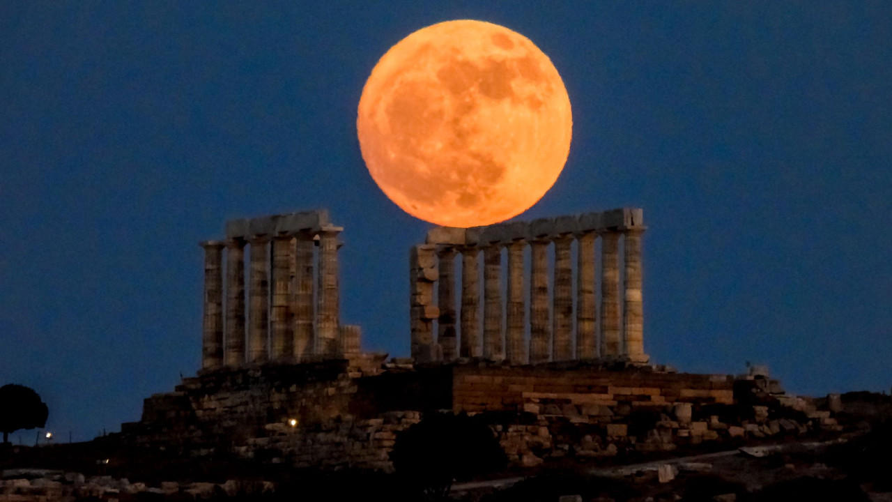 Αύριο, Πέμπτη, η εντυπωσιακή Πανσέληνος του «Κόκκινου Ελαφιού»